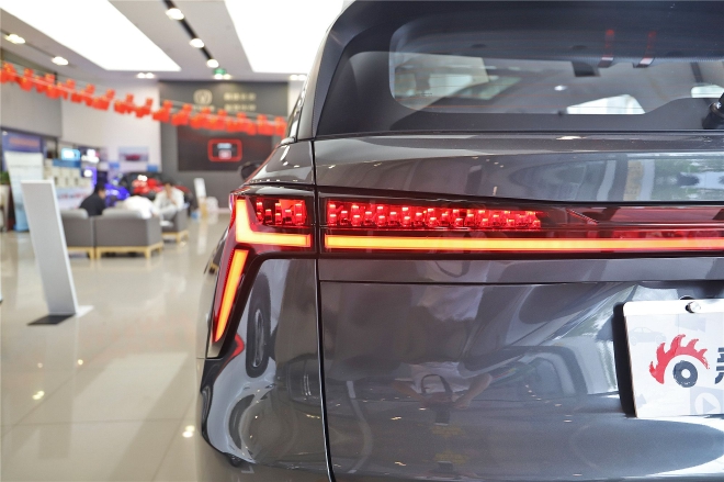 细节质感升级 到店实拍第三代长安CS75PLUS