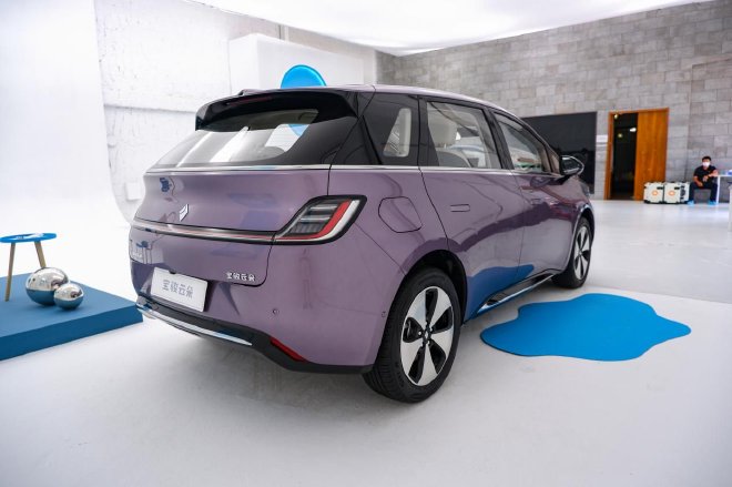 下一辆15万级新能源爆款?宝骏云朵静态实拍