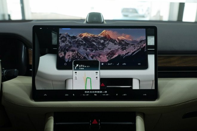 车厂造手机,手机厂造汽车 是双向奔赴,还会殊途同归