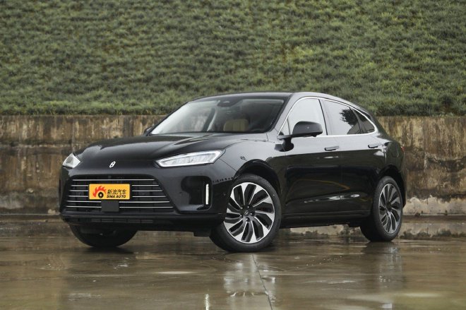 车厂造手机,手机厂造汽车 是双向奔赴,还会殊途同归