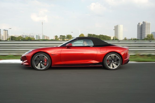 可浪漫可激情 赛道试驾MG Cyberster