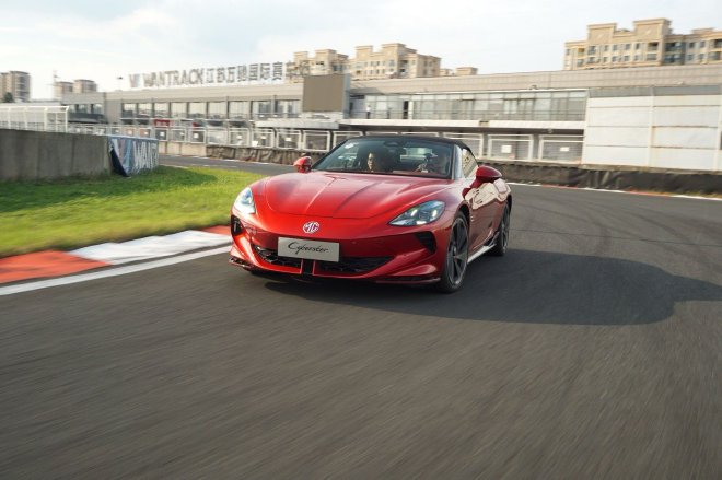 可浪漫可激情 赛道试驾MG Cyberster