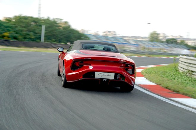 可浪漫可激情 赛道试驾MG Cyberster