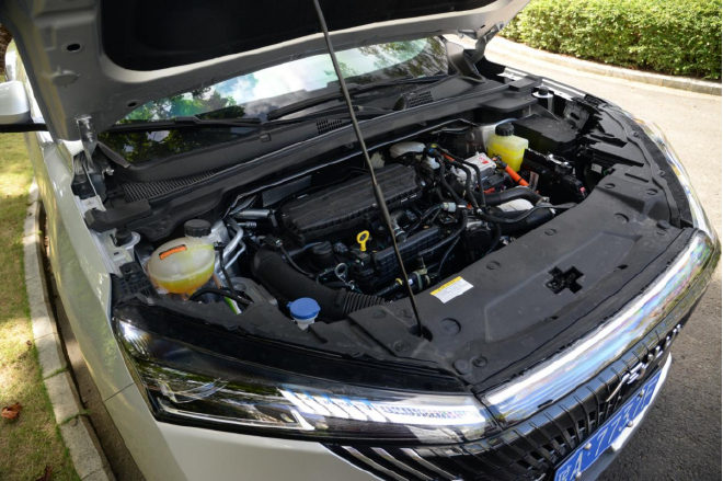 东风风神皓瀚HEV版试驾 年轻上班族的明智之选