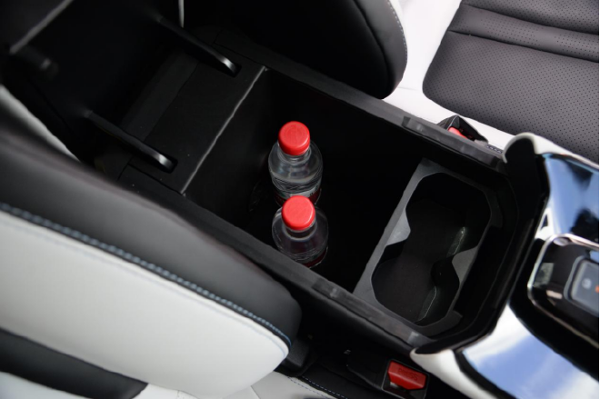 东风风神皓瀚HEV版试驾 年轻上班族的明智之选