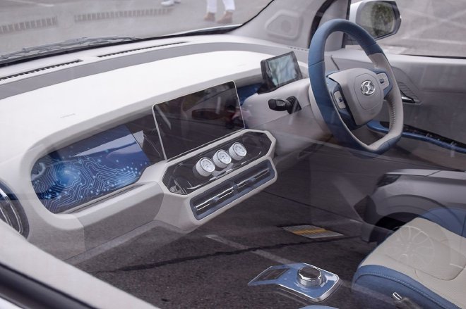 一台拥有大空间的纯电动微型车 试驾未奥BOMA