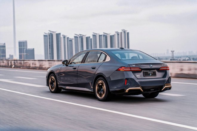 全新宝马5系/i5上市 售价43.99-63.99万元