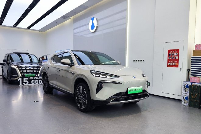 未上市先爆款?2024款腾势N7到店实拍