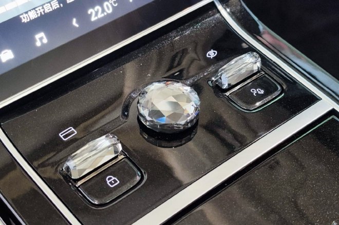 一把座椅价值50万?!沉浸式体验极氪009光辉