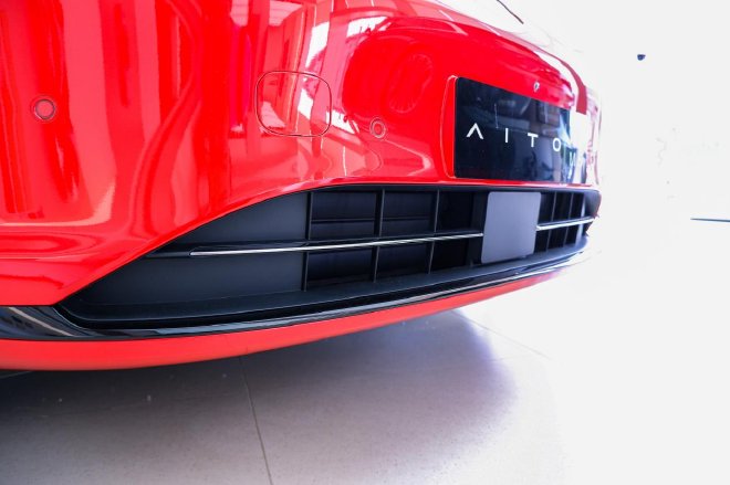 “鲜衣怒马”不为过 AITO问界新M5到店实拍