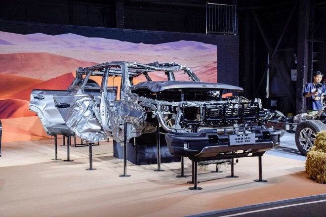 如何给你满满的安全感?解析测试后的全新BJ40刀锋英雄版