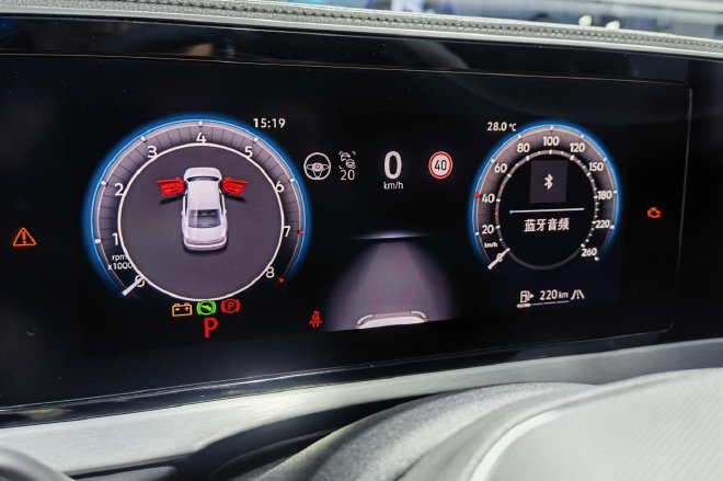 年轻气场全开,实拍上汽大众帕萨特Pro