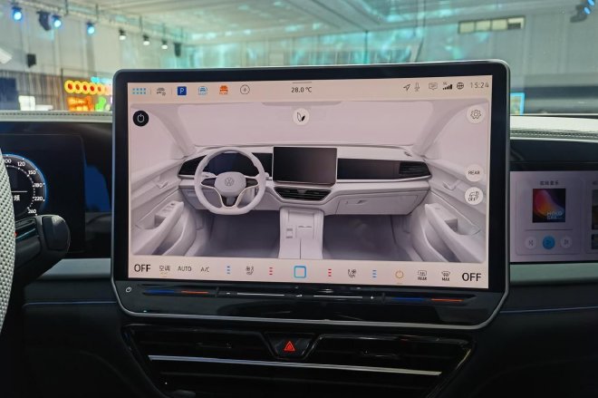 年轻气场全开,实拍上汽大众帕萨特Pro