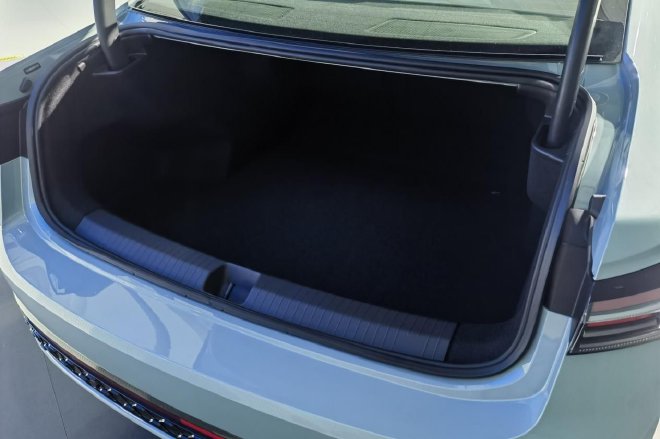 年轻气场全开,实拍上汽大众帕萨特Pro