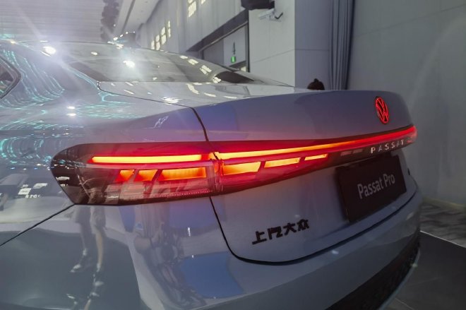 年轻气场全开,实拍上汽大众帕萨特Pro