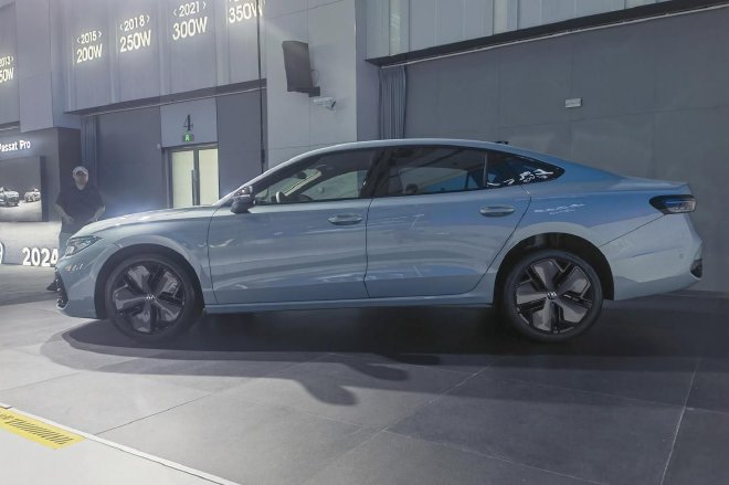 年轻气场全开,实拍上汽大众帕萨特Pro