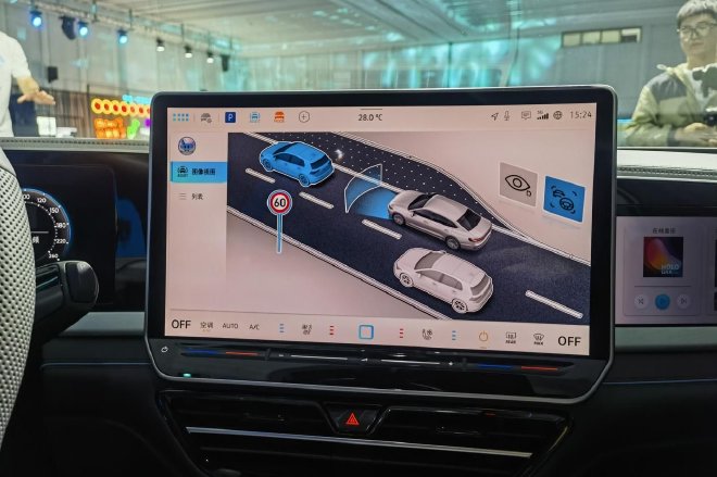 年轻气场全开,实拍上汽大众帕萨特Pro