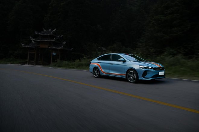 试驾吉利缤瑞COOL 7万级也能有驾驶乐趣