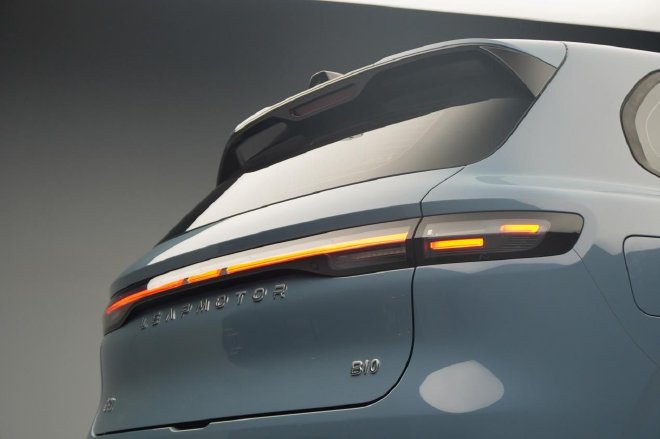 全新架构全球品质 零跑B10 A+级SUV外观解析