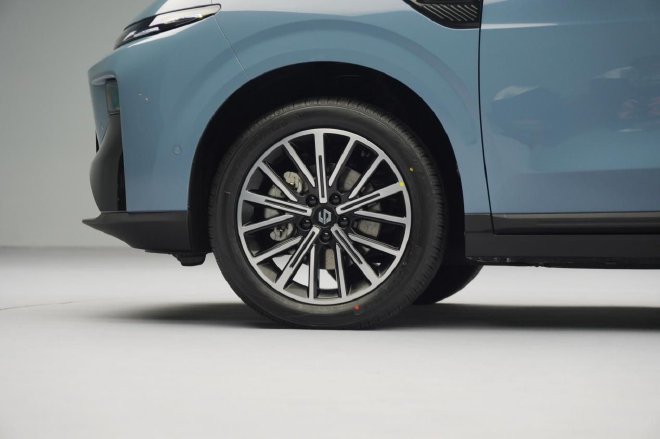 全新架构全球品质 零跑B10 A+级SUV外观解析