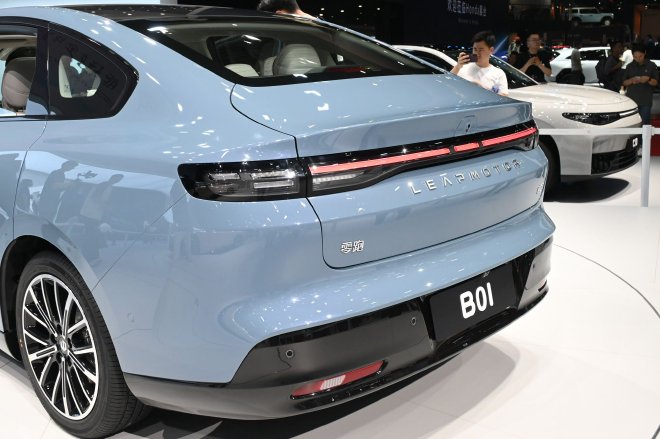 2025上海车展:零跑B01亮相