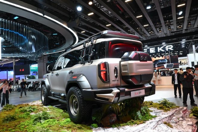 2025上海车展:红旗硬派越野车亮相/多款新车上市