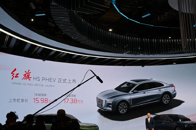 2025上海车展:红旗硬派越野车亮相/多款新车上市