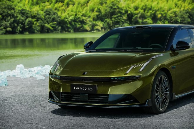 电混也要智能化 领克10 EM-P开启电混AI时代