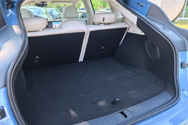 深耕精致市场 试驾新一代智己LS6