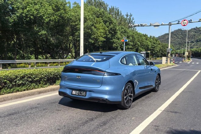 深耕精致市场 试驾新一代智己LS6