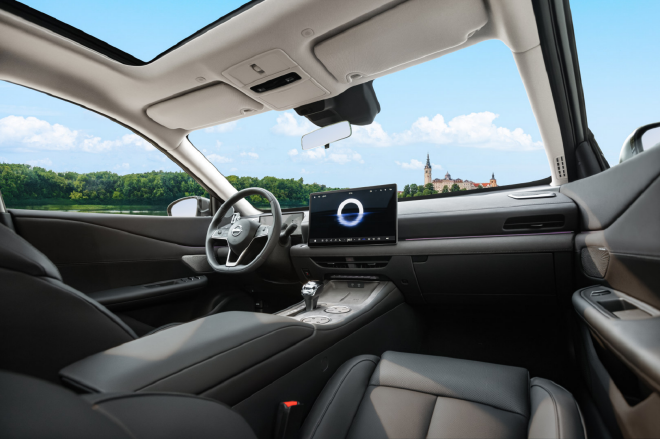 东风日产公布“油电同智”战略首车 天籁·鸿蒙座舱新车首发亮相