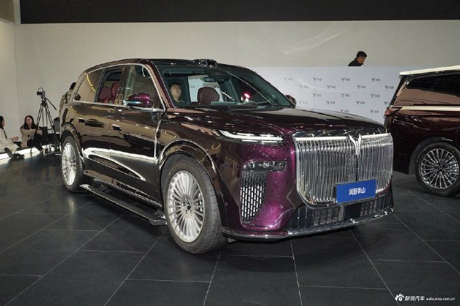 岚图泰山静态实拍：华系旗舰SUV来袭