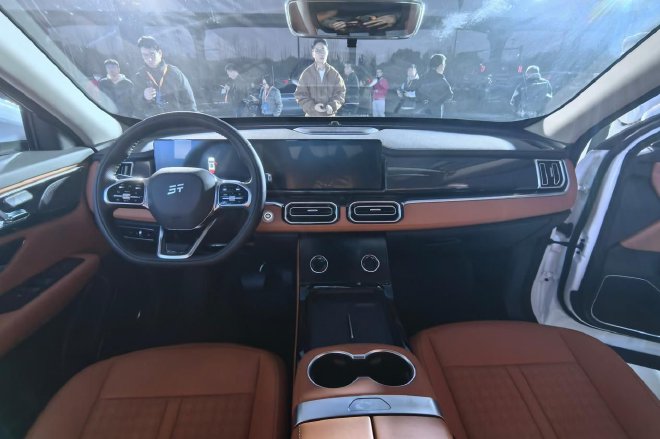 限时6.99万元起 捷途X70超越版/山海L7超越版上市