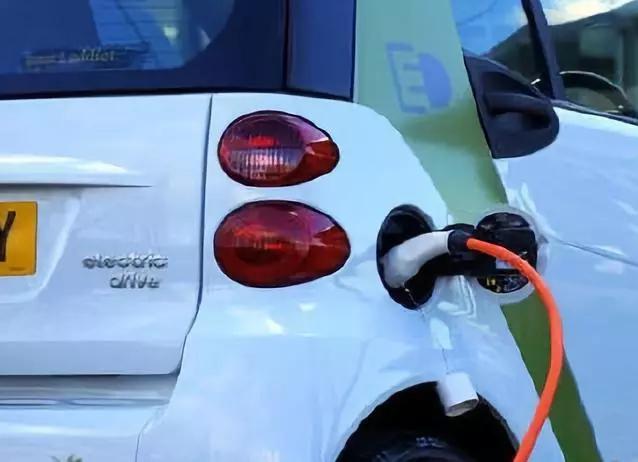 新能源汽车电池将纳入新版三包