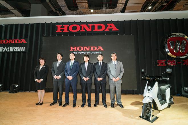 上海国际摩展Honda发布新款电动车