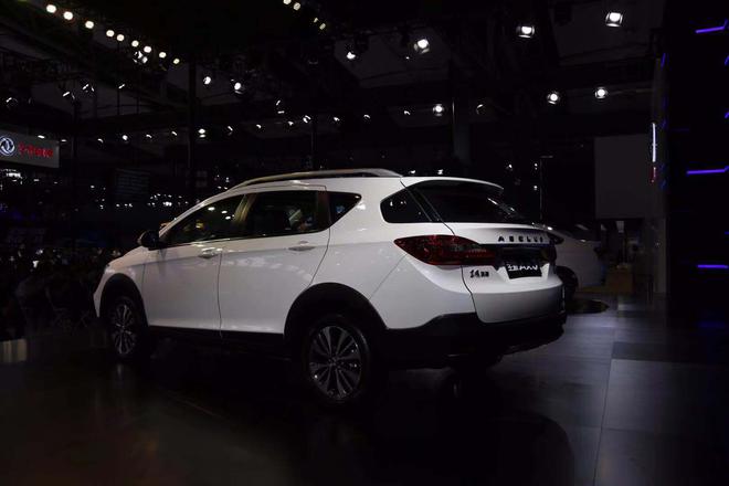 2018广州车展:风神新款AX3/E70 500车型正式上市