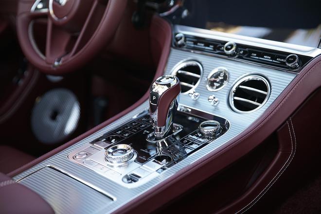 车影志:让人一眼便心动的绝色尤物