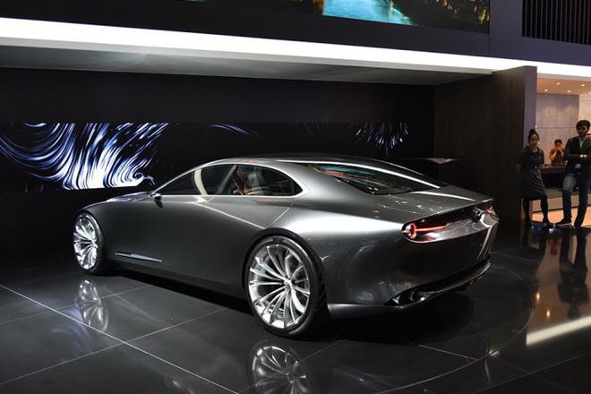 “VISION COUPE概念车预示着未来马自达高端轿车的设计雏形”