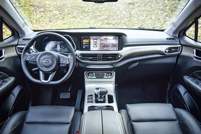 2019广州车展:陆风荣曜售价7.99万元起