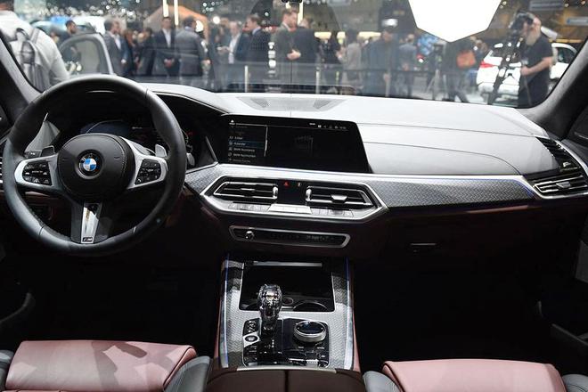 全新宝马X5 xDrive45e上市 售84.99万元