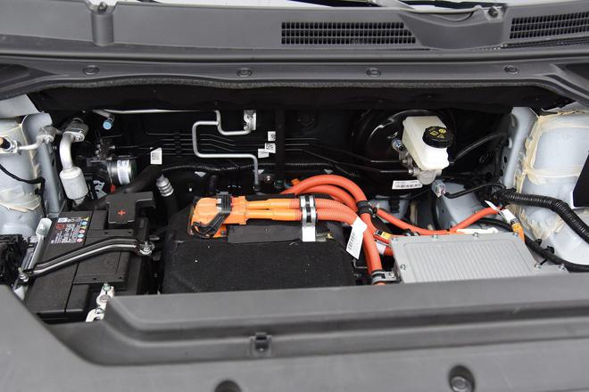 上汽MAXUS EUNIQ品牌携全系新车正式亮相并开启预定 5月18日公布售价