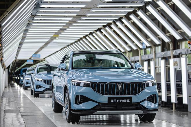 第三季度交付 岚图FREE首台量产车下线