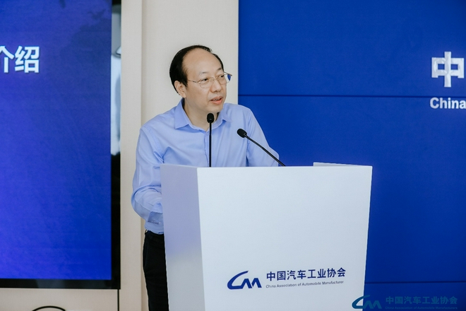 重庆市政府副秘书长、市招商投资局局长 周青