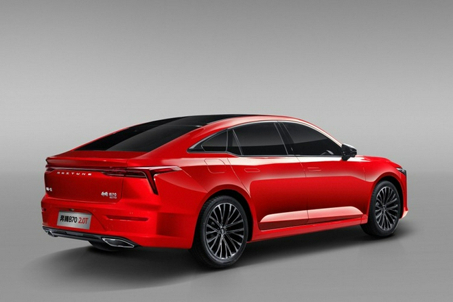 要空间也要动力 家轿选奔腾B70 2.0T还是吉利星瑞