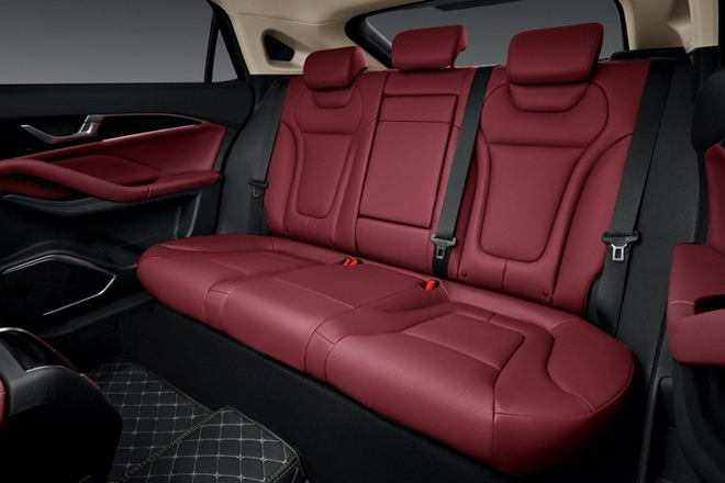 要空间也要动力 家轿选奔腾B70 2.0T还是吉利星瑞