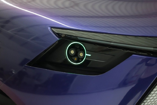 实拍集度ROBO-01 首款汽车机器人概念车