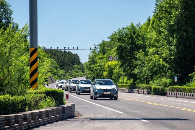 传祺钜浪混动GMC2.0极限首测,一箱油最长跑1711km,百公里油耗3.2L