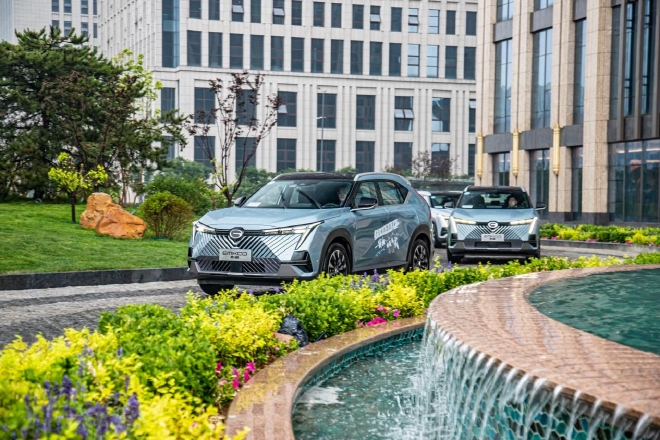 传祺钜浪混动GMC2.0极限首测,一箱油最长跑1711km,百公里油耗3.2L