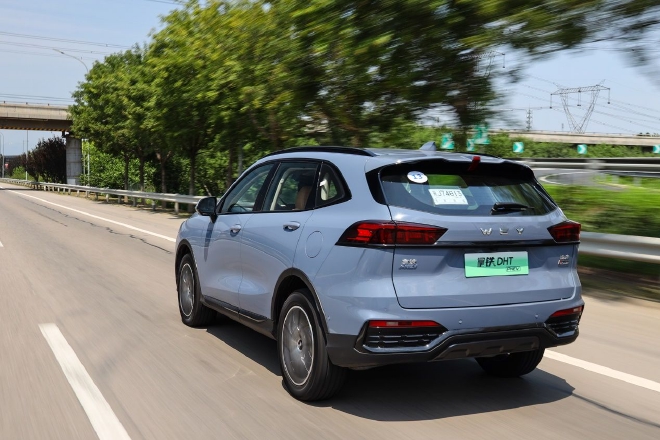 魏牌CEO李瑞峰:明确定位深耕PHEV领域