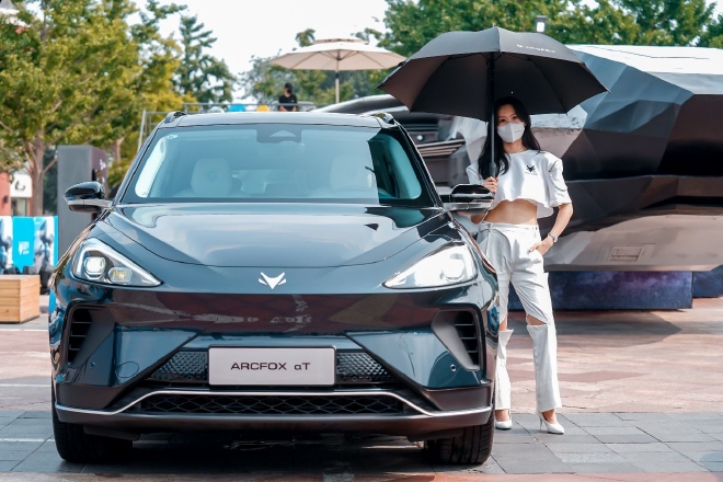 极狐阿尔法S、阿尔法T国安版极狐行动北京站亮相